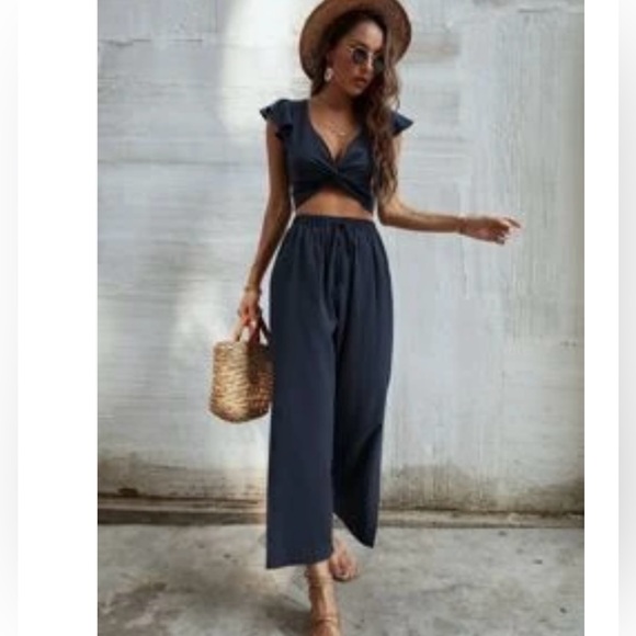 Pants - Ruffle trim twist top with pants (L- 8/10)